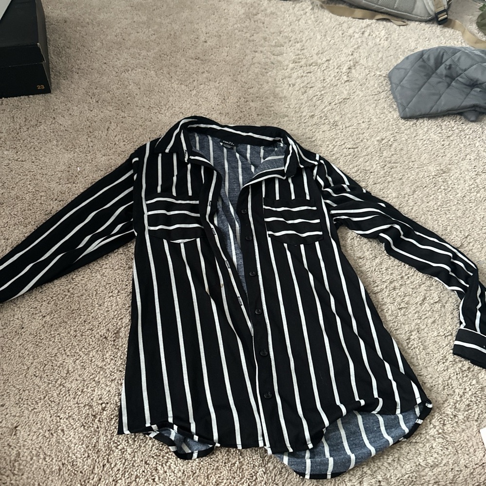 rue21 women’s small shirt
